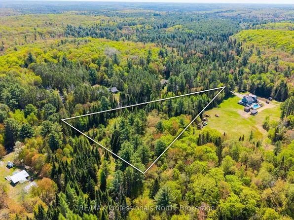 3116 Old Muskoka Rd, Huntsville, ON P0B 1M0