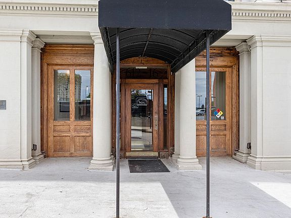 3rd image of 612 Central St APT 507