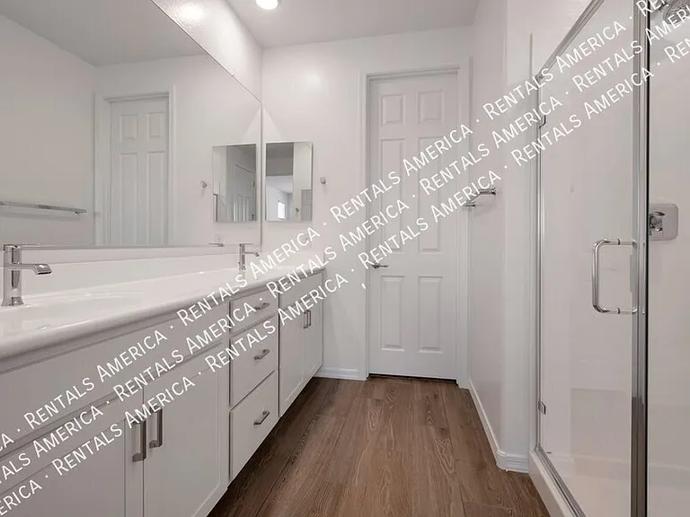 23015 E Starflower Dr — Photo 3