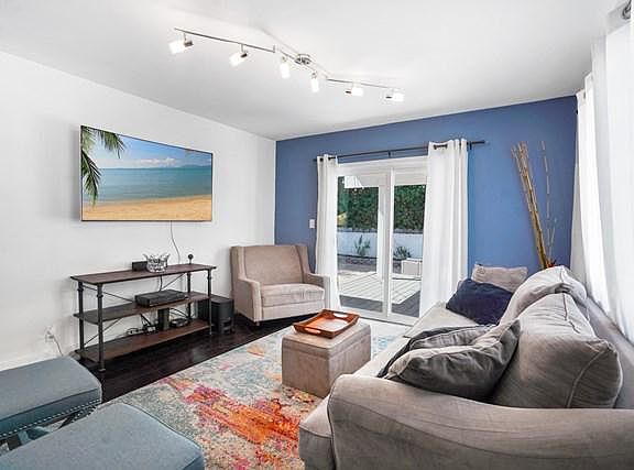 5th image of 2877 El Nido Dr