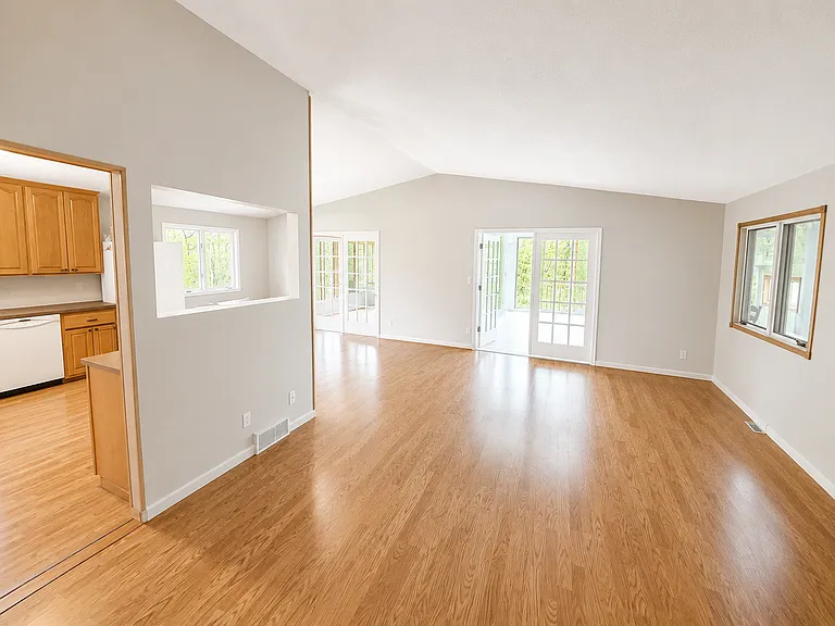 614 Pine St — Photo 4