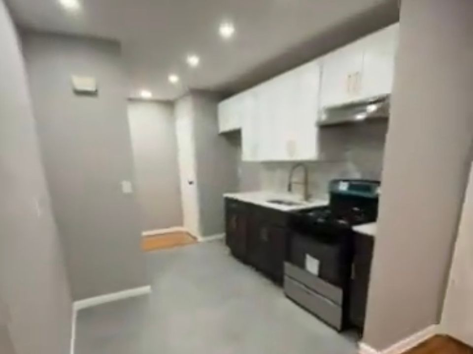 1st image of 127-129 Grafton Ave #9