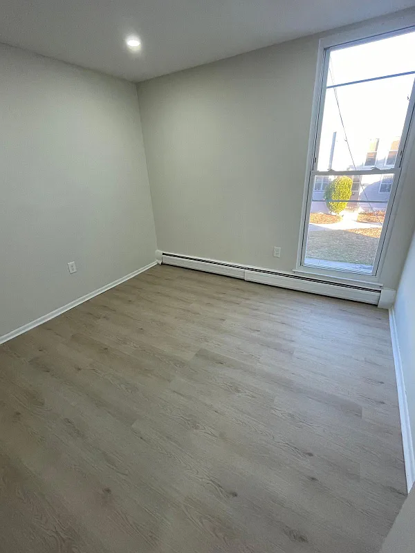 Cozy 2 Bed 1 Bath Unit in Atlantic City Town house style Apt - Available 12/15 - $1700/mo — Photo 2