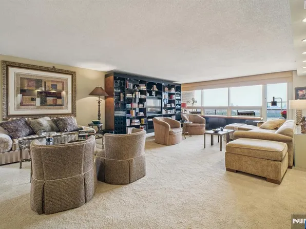 800 Palisade Ave #Penthouse 21a, Fort Lee, NJ 07024