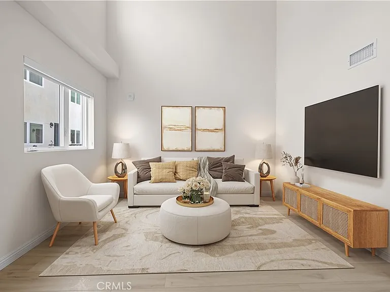 1818 S Norton Ave #405 — Photo 5