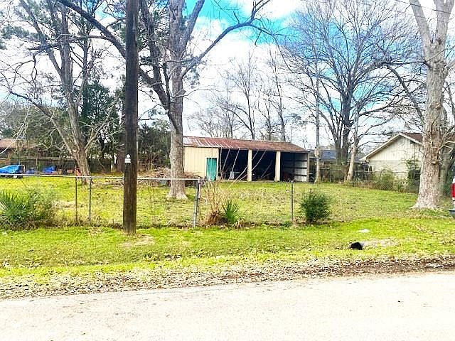 1st image of 135 Barfield St