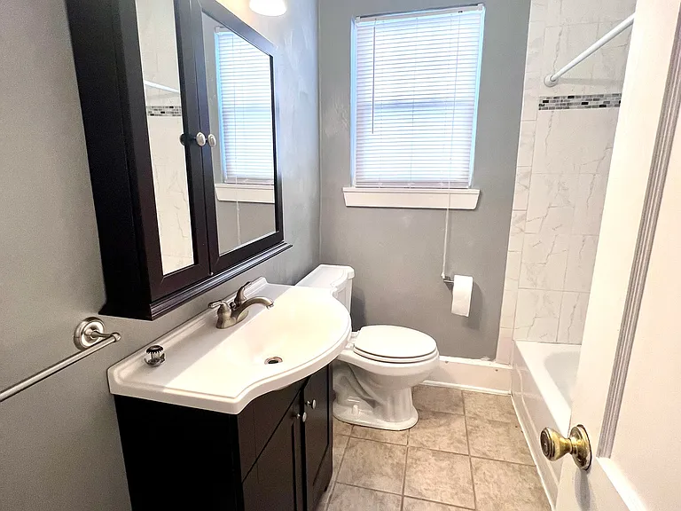 210 Pennsylvania Ave #1 — Photo 26