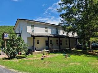 624 Oakland Valley Rd #A, Cuddebackville, NY 12729