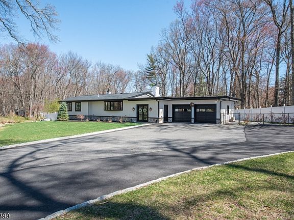 3rd image of 80 Park Rd