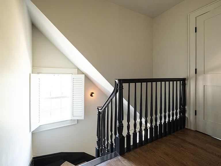 616 NE 15th St — Photo 24
