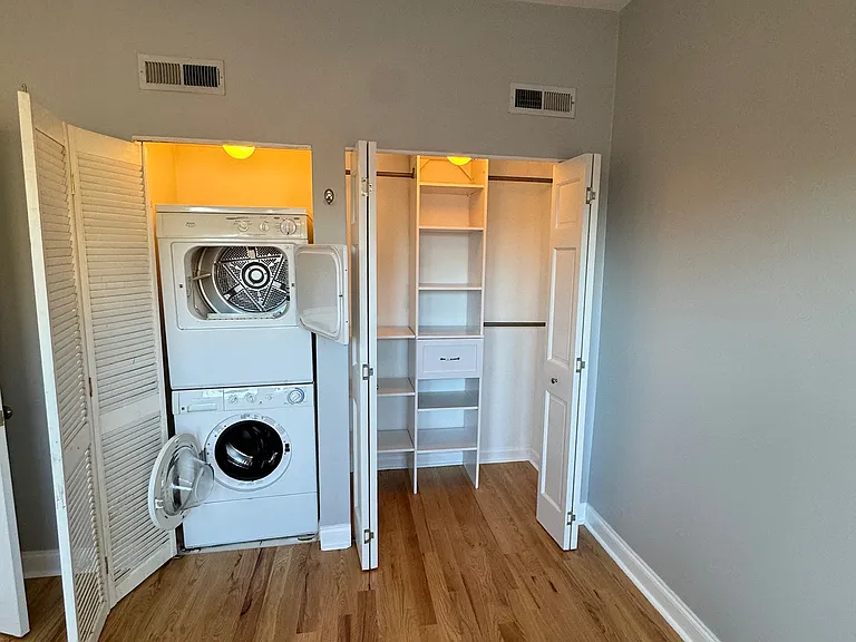In Unit Washer/Dryer, Built In Closet