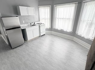605 E Burlington St #4, Iowa City, IA 52240