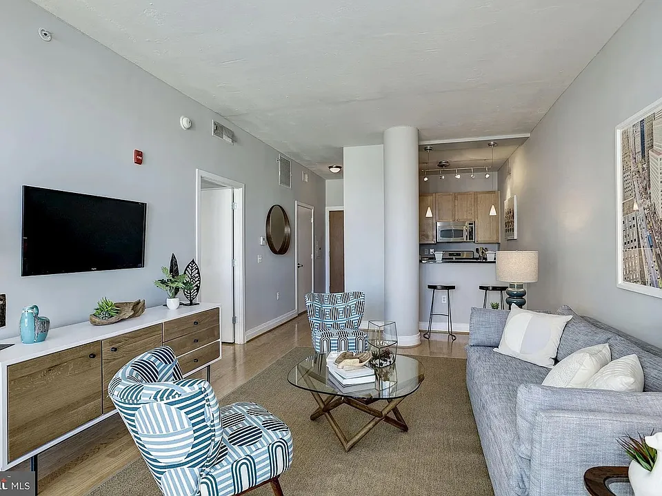 2120 Vermont Ave NW #407