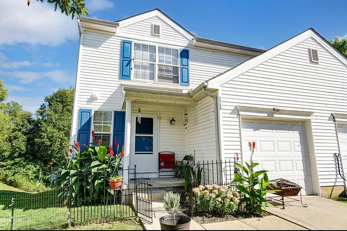3 bed, 1392 sqft, $1,850 — Photo 1