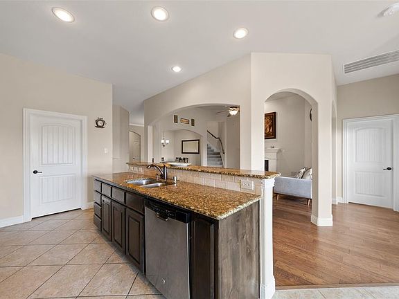 5th image of 438 Needham Dr