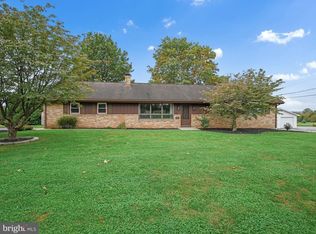 1122 W Swartzville Rd, Reinholds, PA 17569