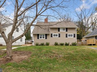 5716 Crawford Dr, Rockville, MD 20851