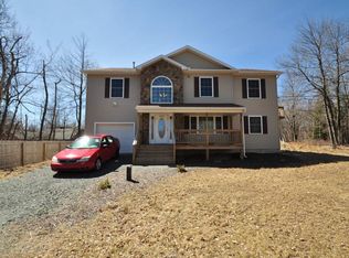 2807 Huckleberry Dr, Long Pond, PA 18334