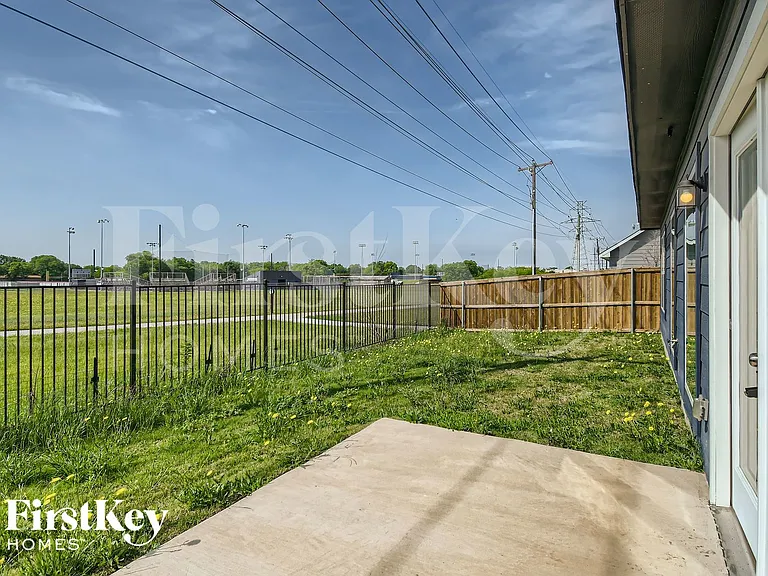 7360 Parkside Place Dr — Photo 25