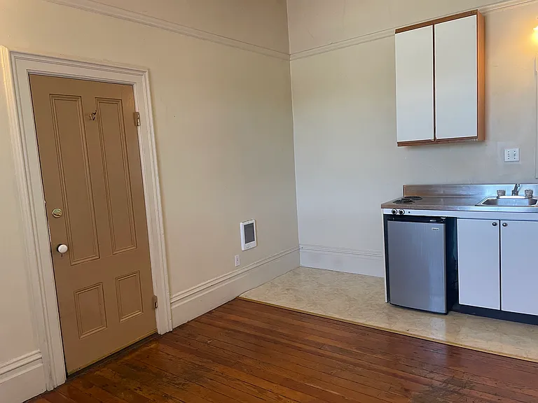 551 W Grand Ave #21 — Photo 6