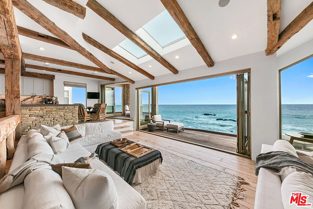 3 bed, 4.5 bath, 3375 sqft, $50,000 — Photo 2