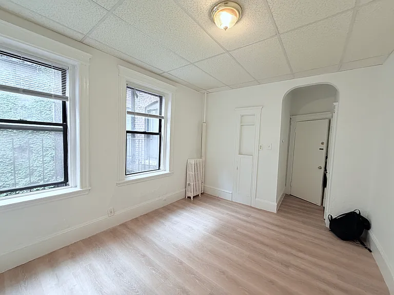 24 Phillips St #6 — Photo 3