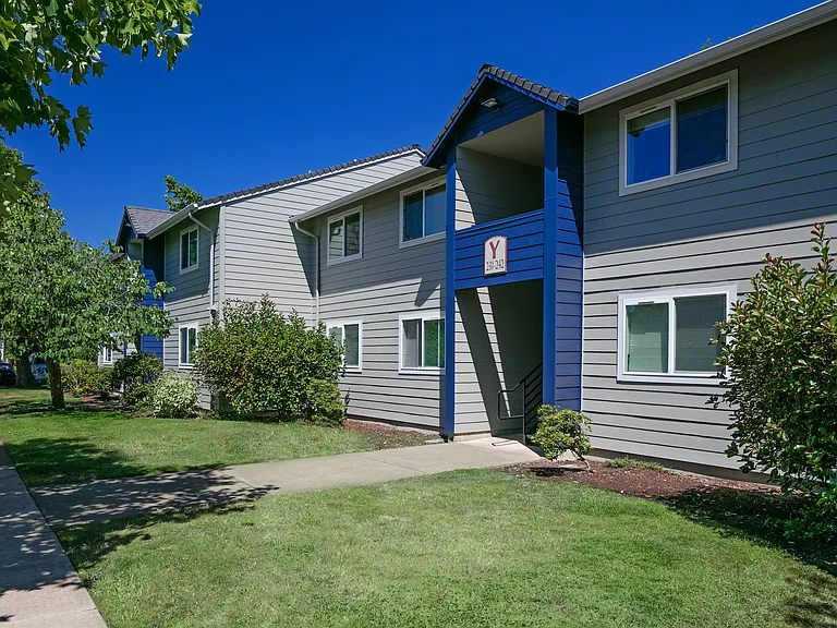 Parkside Apartments — Photo 20