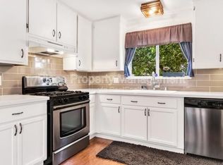 9346 Whispering Leaves Ln, Santee, CA 92071