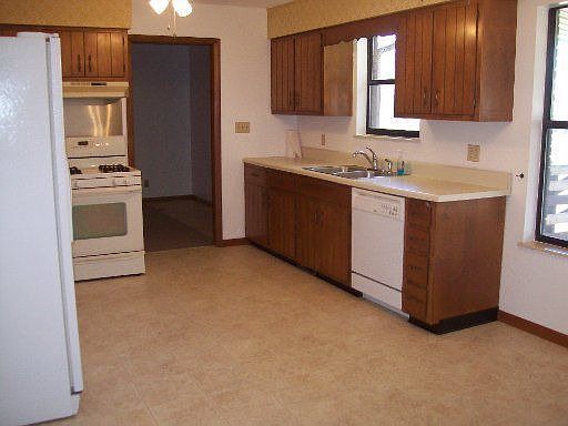 4th image of 808 Montvue Dr