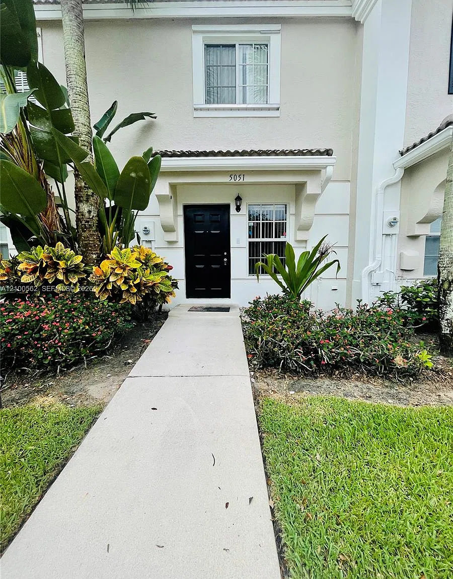Palmbrooke Townhomes — Photo 1