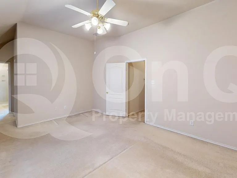 10514 Saint Georges Dr — Photo 8