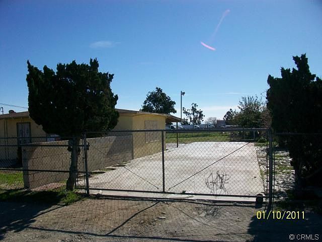 2nd image of 1879 W Bohnert Ave