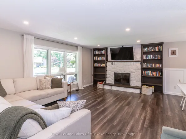 220 Alexander St, Gravenhurst, ON P1P 1A6