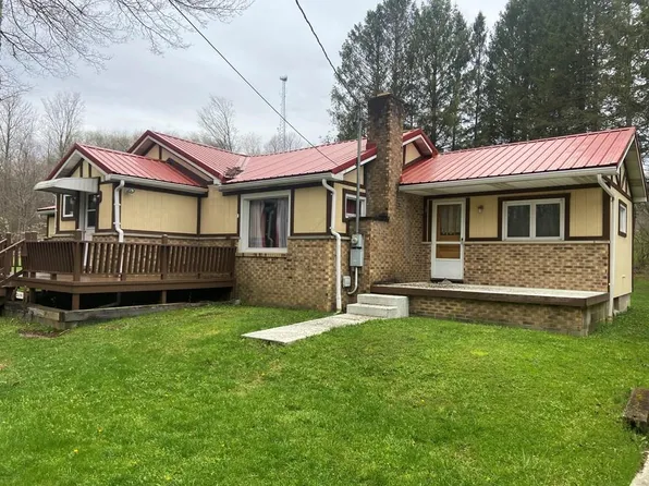 477 E Spruce St, Marienville, PA 16239