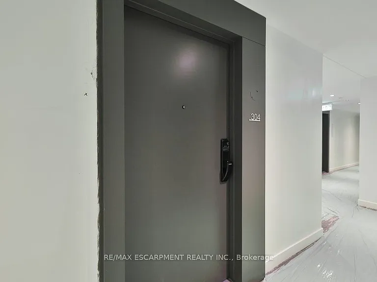 2075 Lakeshore Rd #304 — Photo 2
