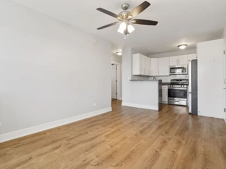 The 1521 Sherwin — Photo 44