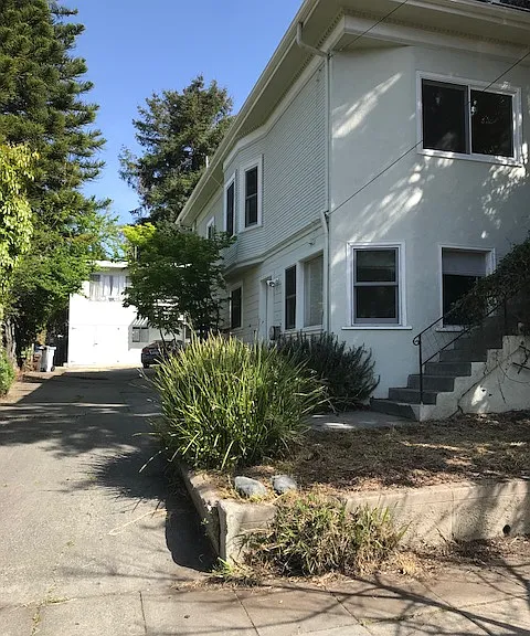 1815 Derby St #D — Photo 12