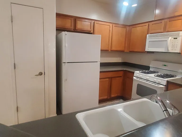 6868 Sky Pointe Dr #2008 — Photo 21