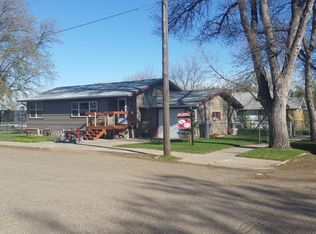 706 Park St, Forsyth, MT 59327