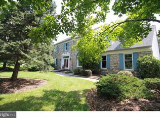 15 Autumn Dr, Newtown, PA 18940