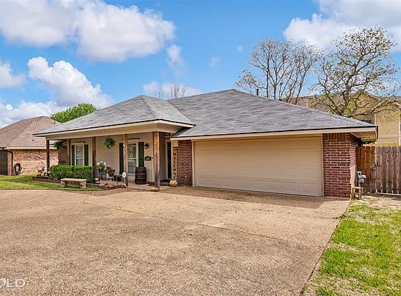 3rd image of 2202 Middle Creek Blvd