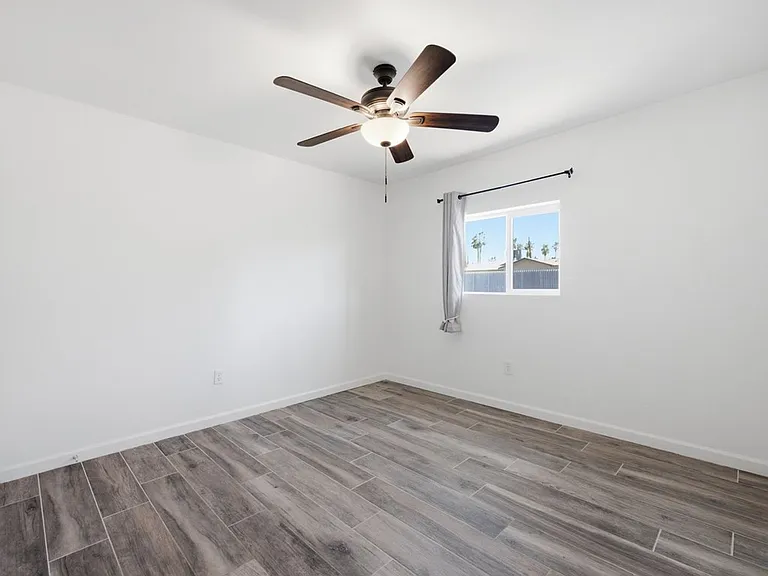 1220 N Catalina Ave — Photo 13