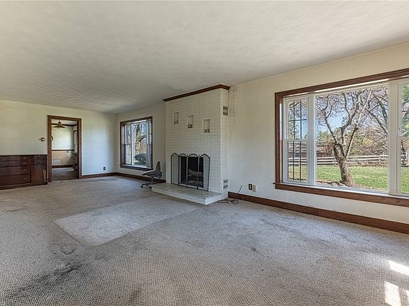 3rd image of 6885 Garber Rd