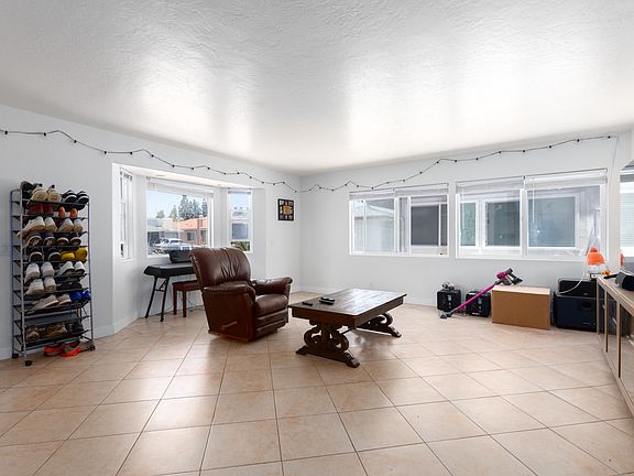 5th image of 8171 Calle Nueva