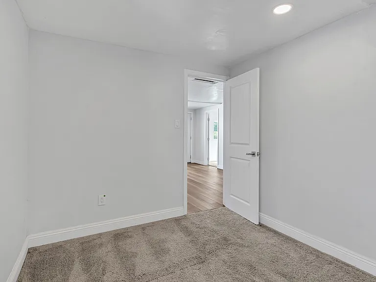 1224 Willowside Ter — Photo 18