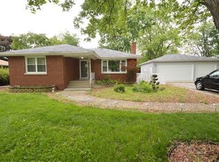 1S271 Myrtle Ave, Oakbrook Terrace, IL