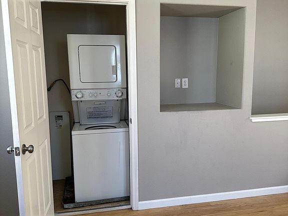 Stacked washer/dryer