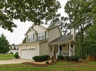 200 Somerset Farm Dr, Holly Springs, NC 27540
