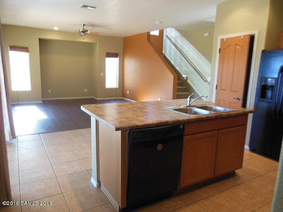 4th image of 1081 Estancia Dr