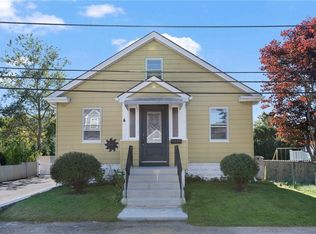 4 Harker Ave, Bristol, RI 02809